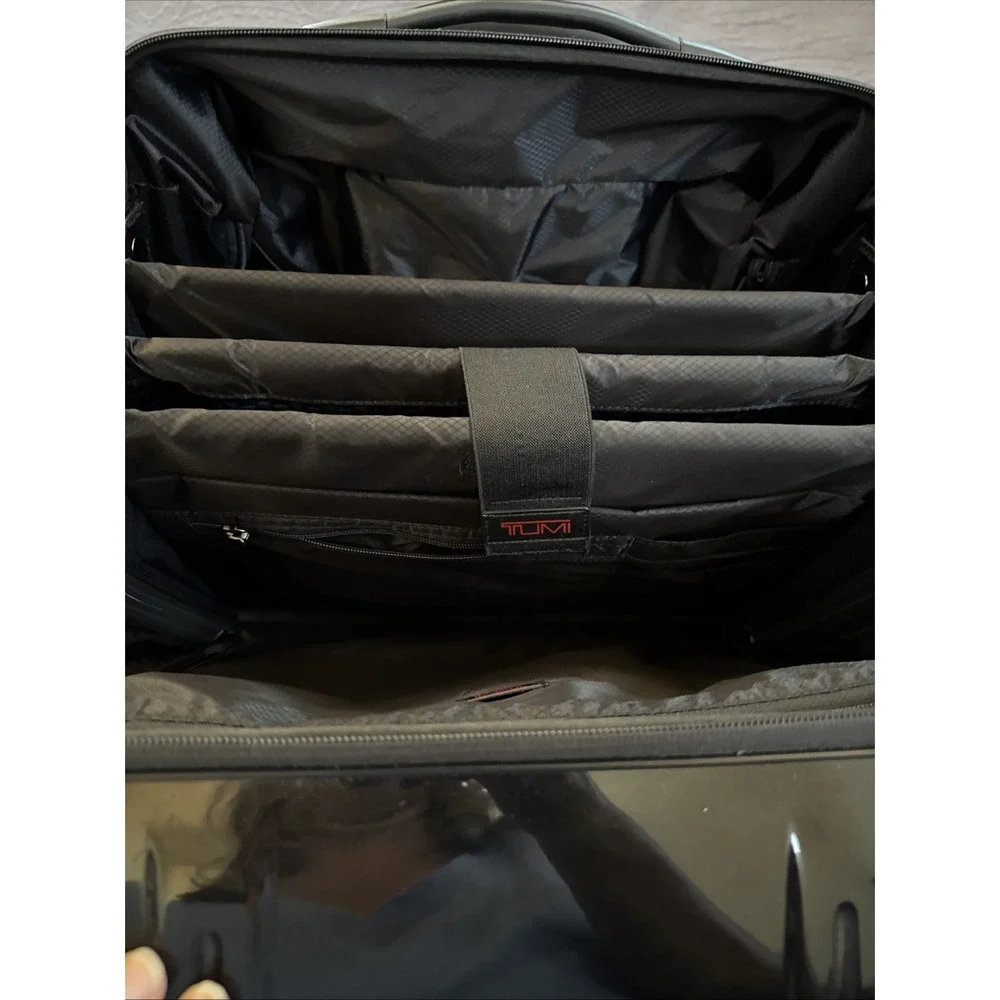 Tumi size carry